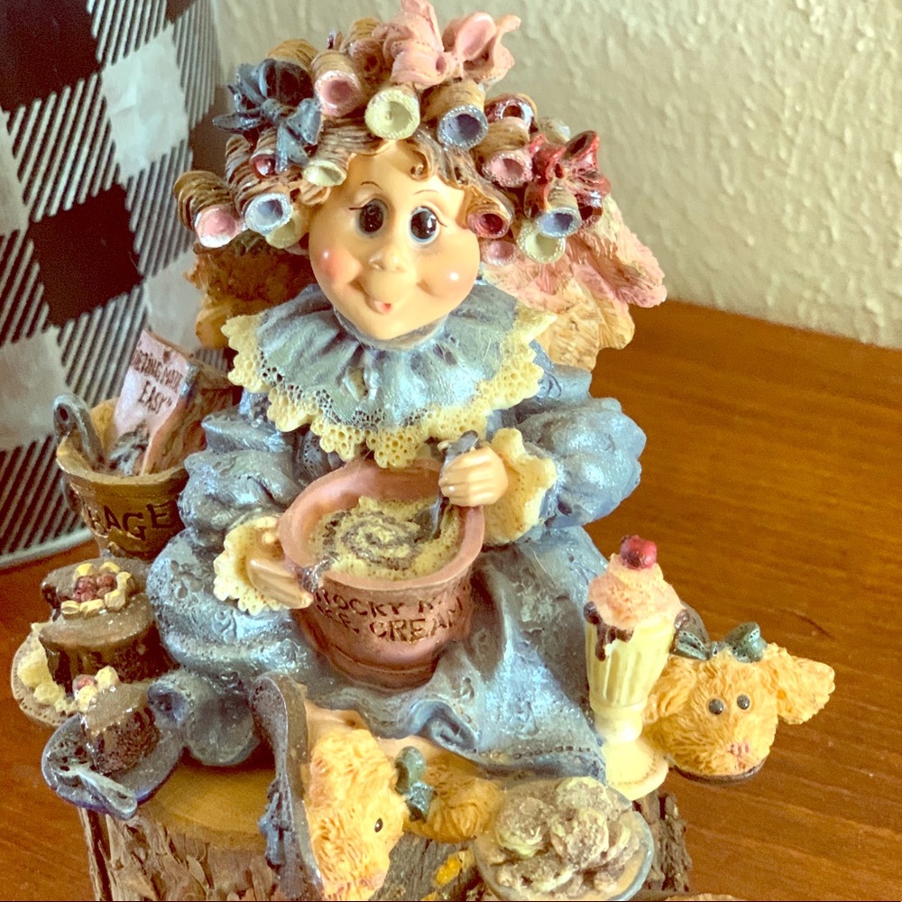 Boyd's Bear Wee Folkstones Indulgenia Q.